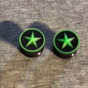 Green/black solid silicone star plugs 9/16